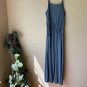 Comfortable and Stylish Pocketed Jumpsuit